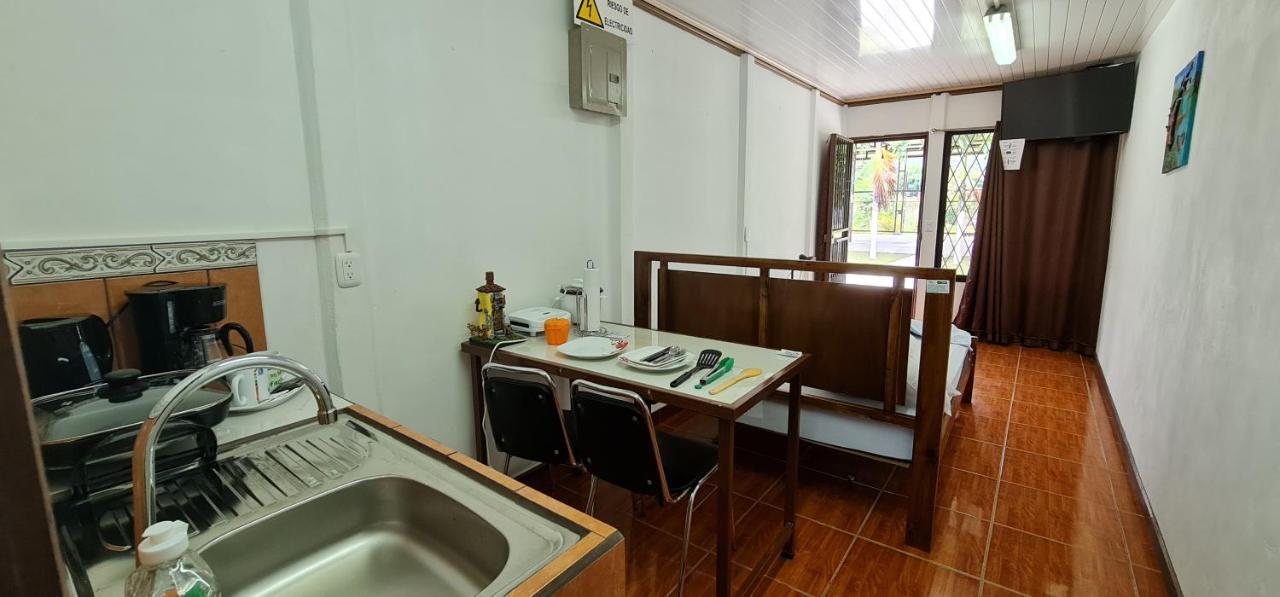 Sleep&go! Cabinas En Siquirres Centro - Rafting Tour - Tarifa Corporativa Disponible Apartment